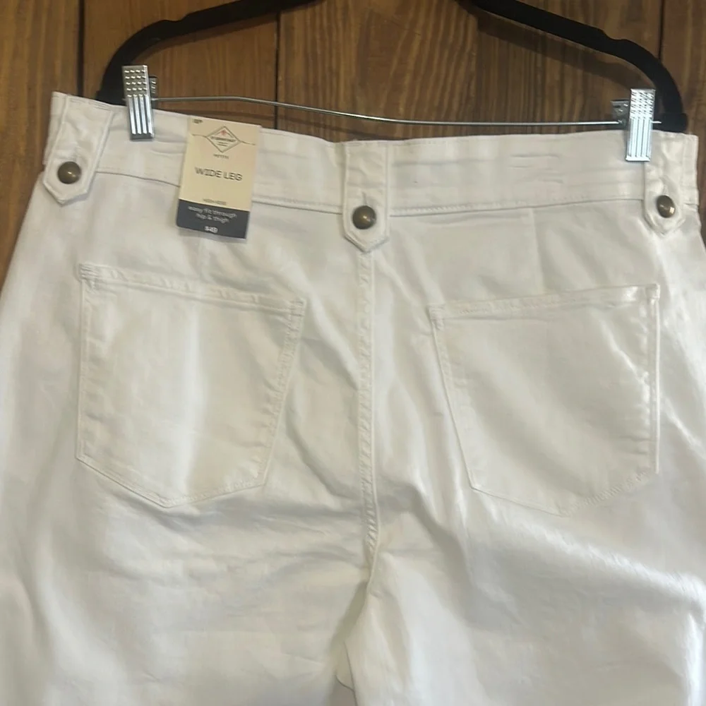 St. John's Bay Women's White Flare & Wide Leg Jeans - Picture 8 of 8